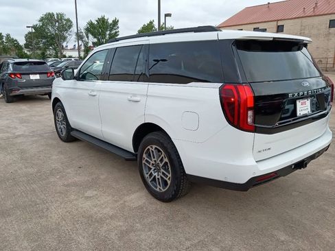 Used 2025 Ford Expedition Active AWD/4WD image 8