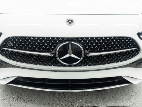 Used 2025 Mercedes-Benz CLE 300 4MATIC Coupe image 41