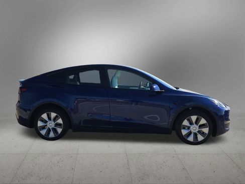 Used 2022 Tesla Model Y Long Range image 7