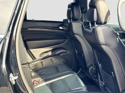 Used 2019 Jeep Grand Cherokee Overland w/ Jeep Active Safety Group image 28