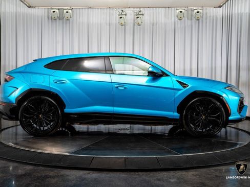 Used 2025 Lamborghini Urus SE image 15