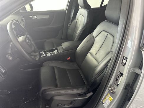Used 2026 Volvo XC40 B5 Plus AWD/4WD image 11