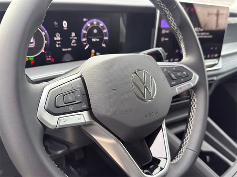 New 2026 Volkswagen Tiguan SE image 11