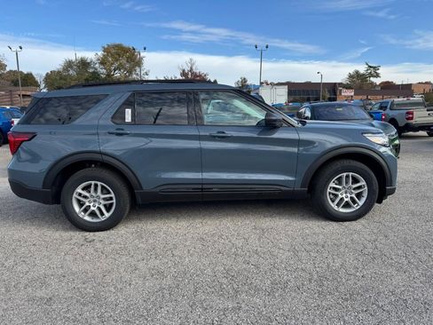 New 2026 Ford Explorer Active image 2