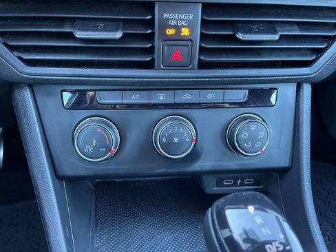 Used 2023 Volkswagen Jetta Sport image 12