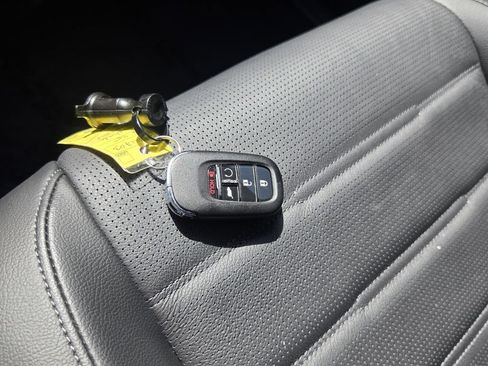 Used 2025 Honda CR-V EX-L image 19