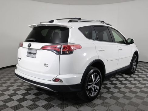 Used 2016 Toyota RAV4 XLE w/ Convenience Package AWD/4WD image 2