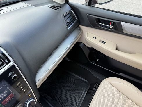 Used 2018 Subaru Outback 2.5i Premium image 29