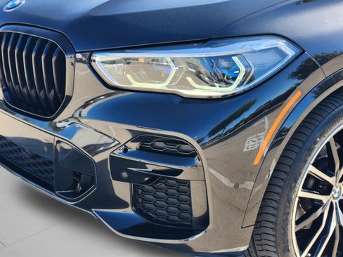 Used 2022 BMW X5 xDrive40i w/ M Sport Package AWD/4WD image 32