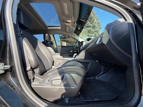 Used 2017 Chevrolet Equinox LT image 12