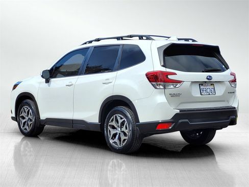 Used 2023 Subaru Forester Premium image 6