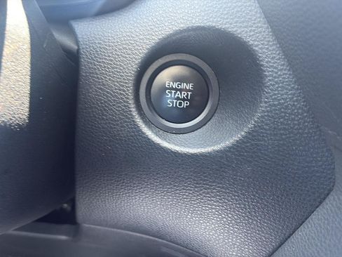 Used 2025 Toyota Corolla Cross XLE AWD/4WD image 29