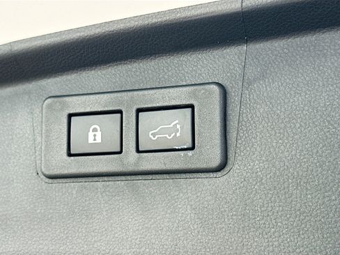 Used 2025 Subaru Outback Premium image 30