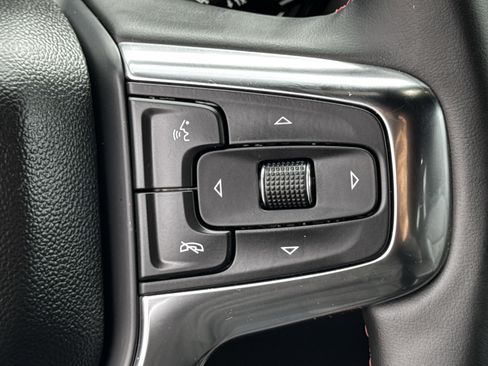 Used 2025 Chevrolet Blazer RS image 23