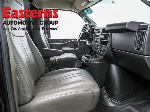 Used 2016 Chevrolet Express 2500 image 23