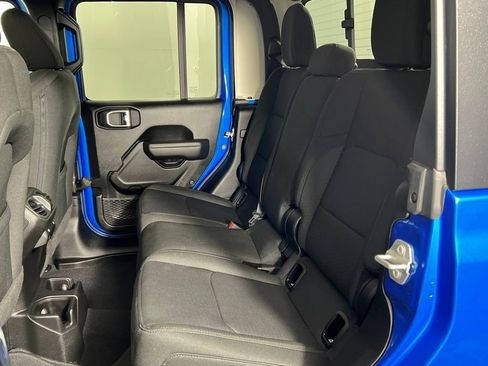 Used 2023 Jeep Gladiator Sport image 13