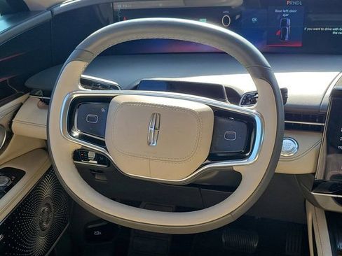 Certified 2025 Lincoln Nautilus Reserve AWD/4WD image 20