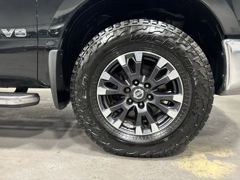 Used 2019 Nissan Titan SL w/ Off-Road Package image 31