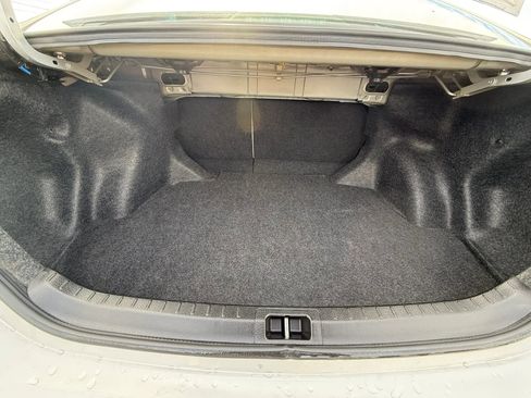 Used 2017 Toyota Corolla LE image 23