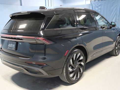 New 2026 Lincoln Nautilus Reserve w/ Jet Appearance Package image 36