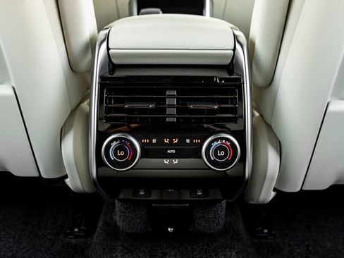 New 2026 Land Rover Range Rover Long Wheelbase SE AWD/4WD image 26