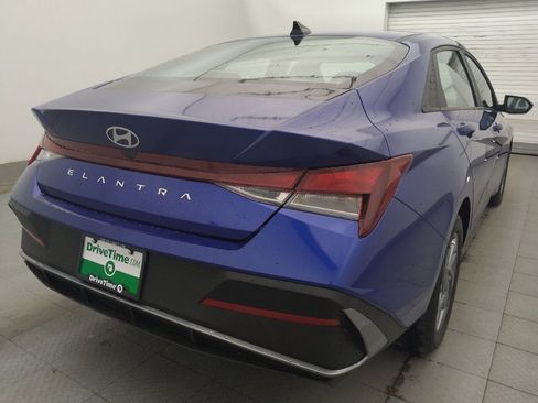 Used 2024 Hyundai Elantra SEL FWD image 9
