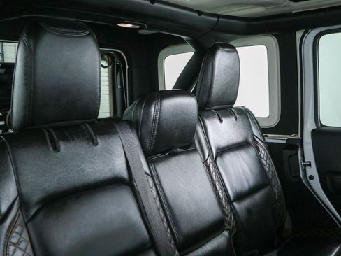 Used 2023 Jeep Wrangler Unlimited Sahara AWD/4WD image 29
