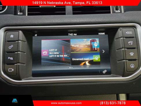 Used 2018 Land Rover Range Rover Evoque SE image 19