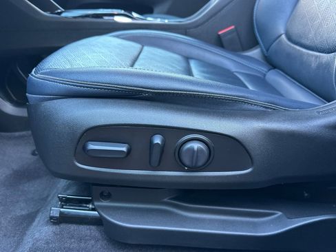 Used 2022 Chevrolet Bolt EUV Premier w/ Super Cruise Package image 13