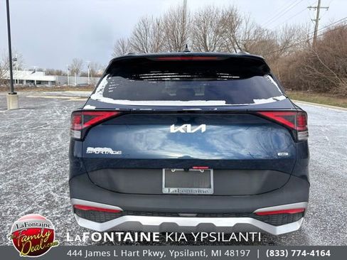 Certified 2025 Kia Sportage EX w/ EX Premium Package image 4