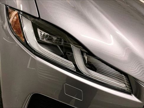 Certified 2025 Jaguar F-PACE R-Dynamic S image 28