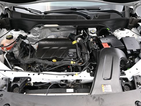 Certified 2024 Chevrolet Trax RS w/ Driver Confidence Package FWD image 27