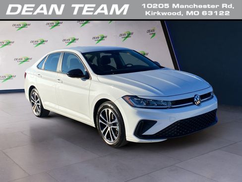 Used 2025 Volkswagen Jetta Sport image 1