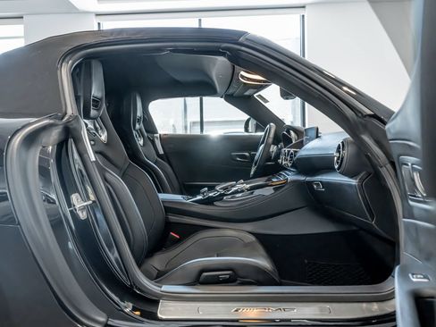 Used 2018 Mercedes-Benz AMG GT Roadster image 25