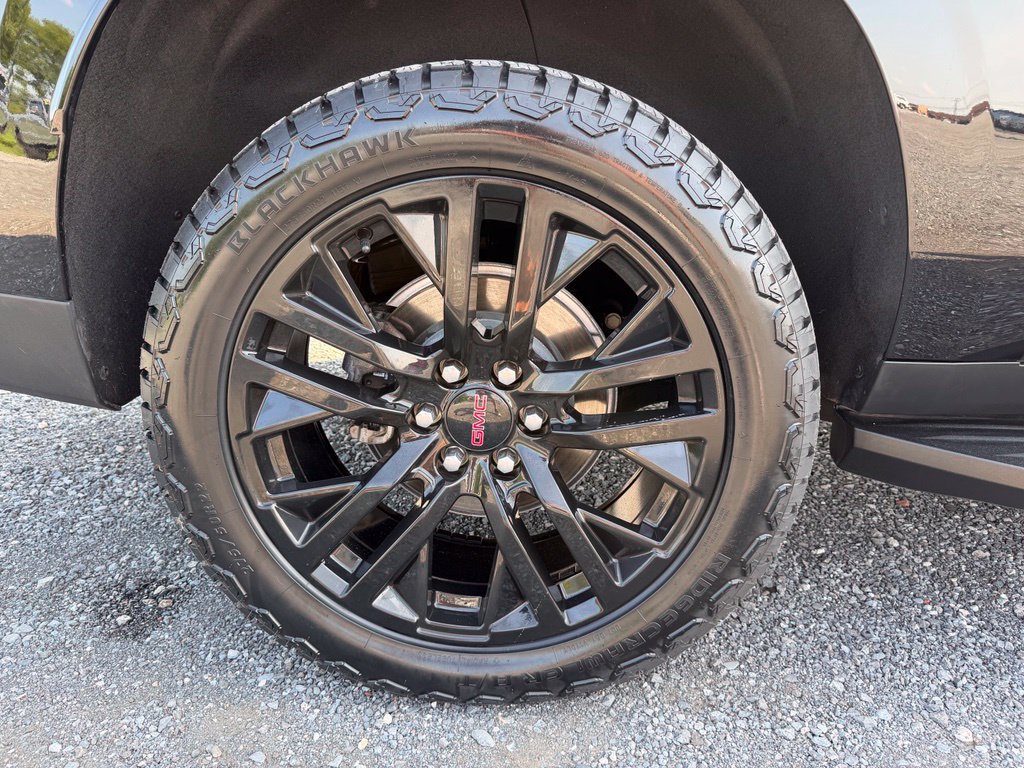 Used 2025 GMC Yukon XL Elevation AWD/4WD image 22