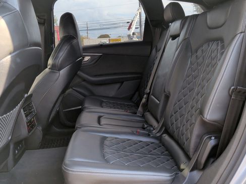 Certified 2022 Audi SQ7 Prestige w/ Prestige Package image 18