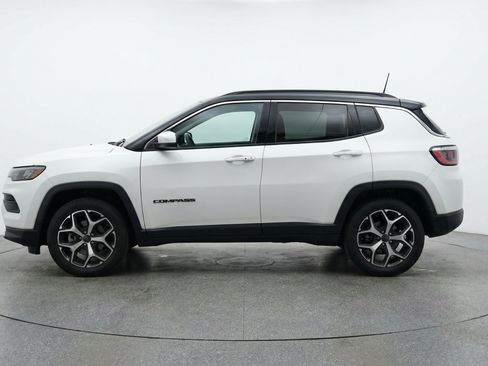 Used 2025 Jeep Compass Limited AWD/4WD image 5
