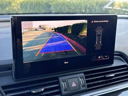 Used 2024 Audi SQ5 Premium w/ Convenience Package image 24