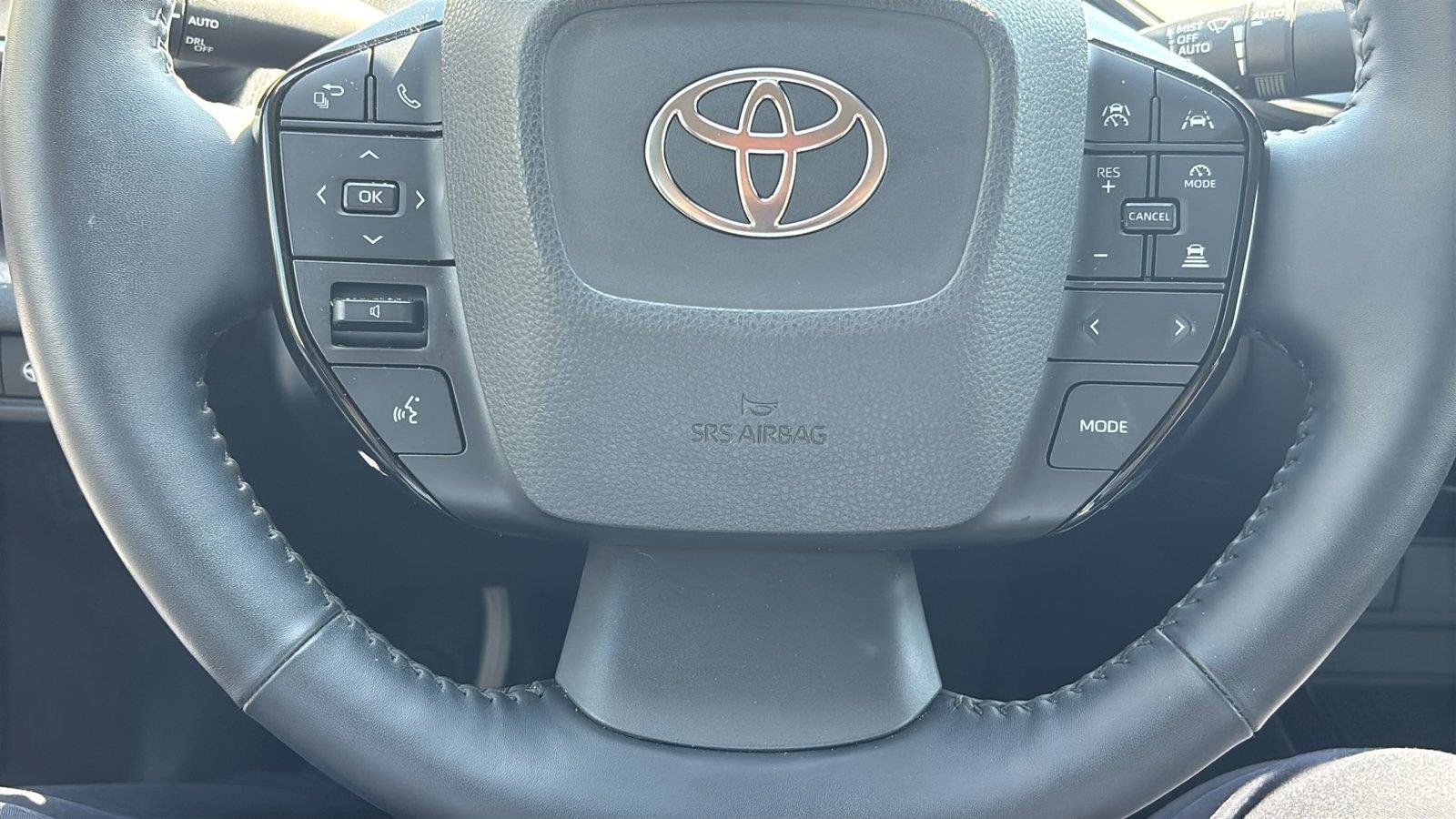 Used 2023 Toyota Prius XLE FWD image 27