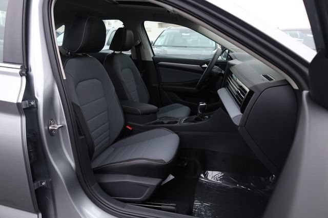 New 2026 Volkswagen Jetta SE FWD image 24