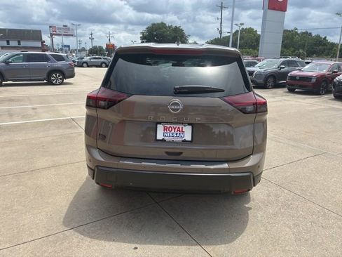 Used 2025 Nissan Rogue SV FWD image 6