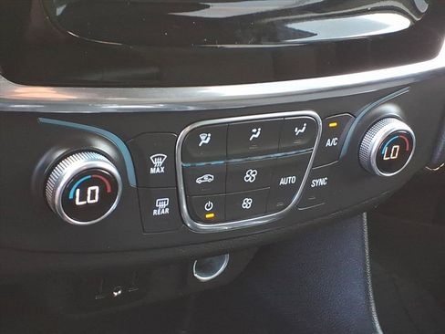 Used 2021 Chevrolet Traverse LS AWD/4WD image 31