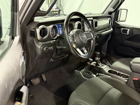 Used 2020 Jeep Wrangler Unlimited Sahara image 10