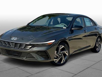 New 2025 Hyundai Elantra SEL