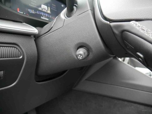 New 2025 Jeep Wagoneer L Series II image 27