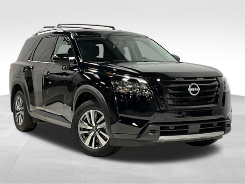 Used 2025 Nissan Pathfinder SL w/ Black Appearance Package image 1