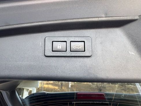 Used 2022 Subaru Outback Premium image 28