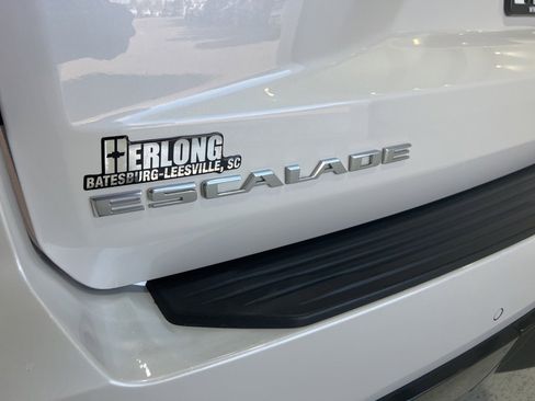 Used 2021 Cadillac Escalade Premium Luxury w/ Driver Assist Tech Package image 31