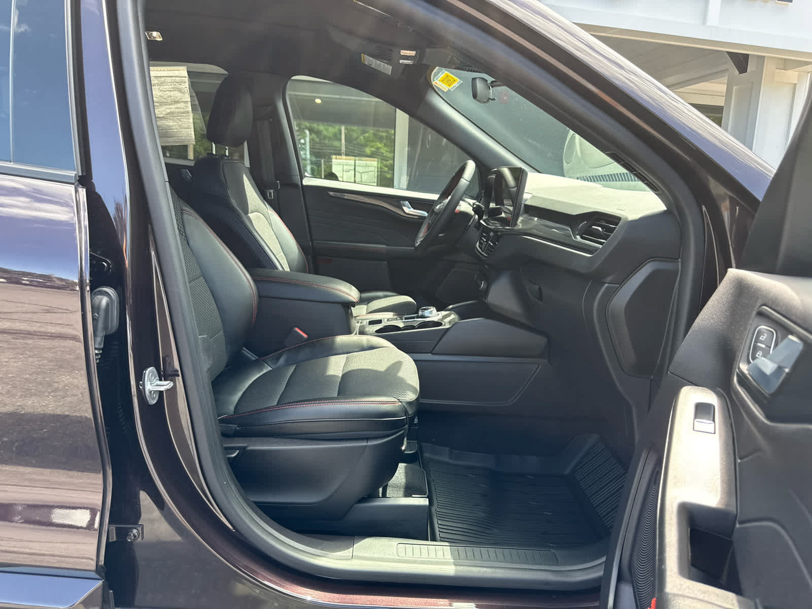 Used 2023 Ford Escape ST-Line w/ Tech Pack #1 AWD/4WD image 17
