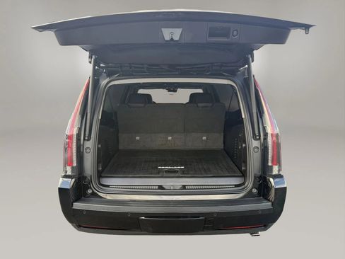 Used 2019 Cadillac Escalade ESV Luxury image 8